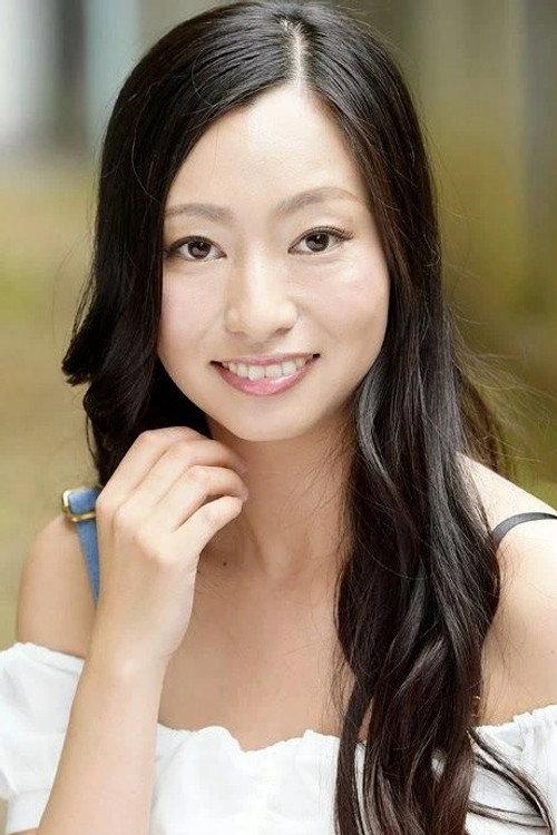 東尾真子