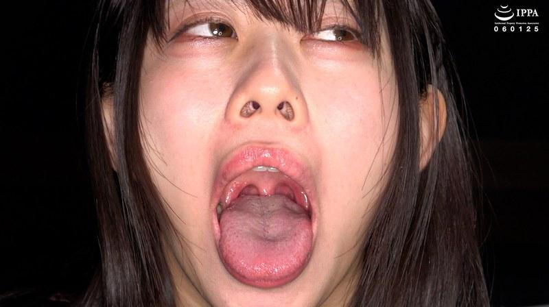 【激レア】「超貴重な口内・歯・のどちんこ観察＆小魚咀嚼巨大女プレイ！」甘井くるみ